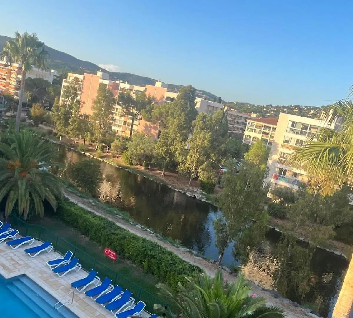 Luciano Sainte Maxime Apartment